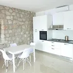 Stone شقة دوبروفينك