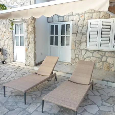 Stone Apartment *
