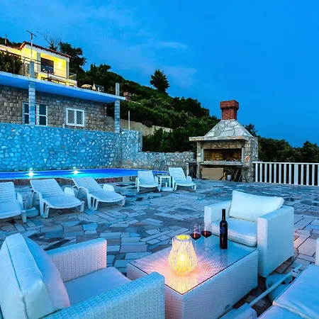 Stone Apartment *
