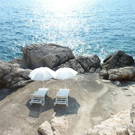 Stone Apartment *