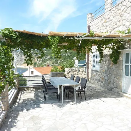 Stone Apartman